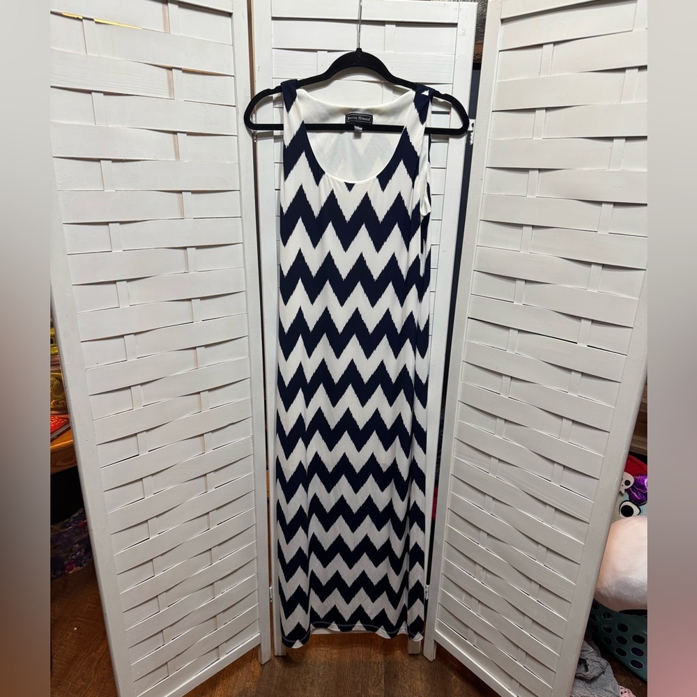 Jessica Howard Navy and White Chevron Lined Maxi Dress